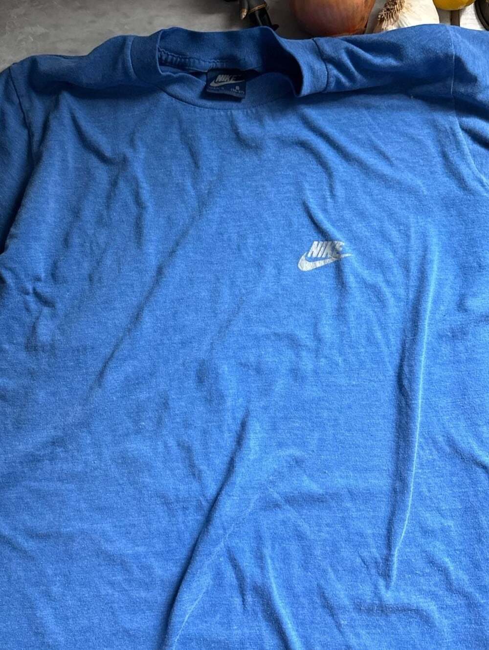 1980s VINTAGE NIKE 80s BLUE TAG T-SHIRT MEN SZ M BUTTERY SOFT & THIN 70s
